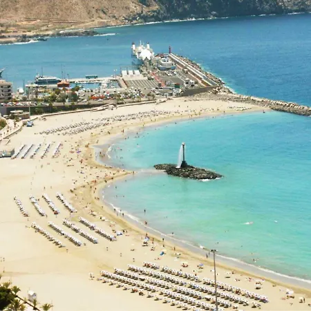 بيت ضيافة Los Cristianos Town *
